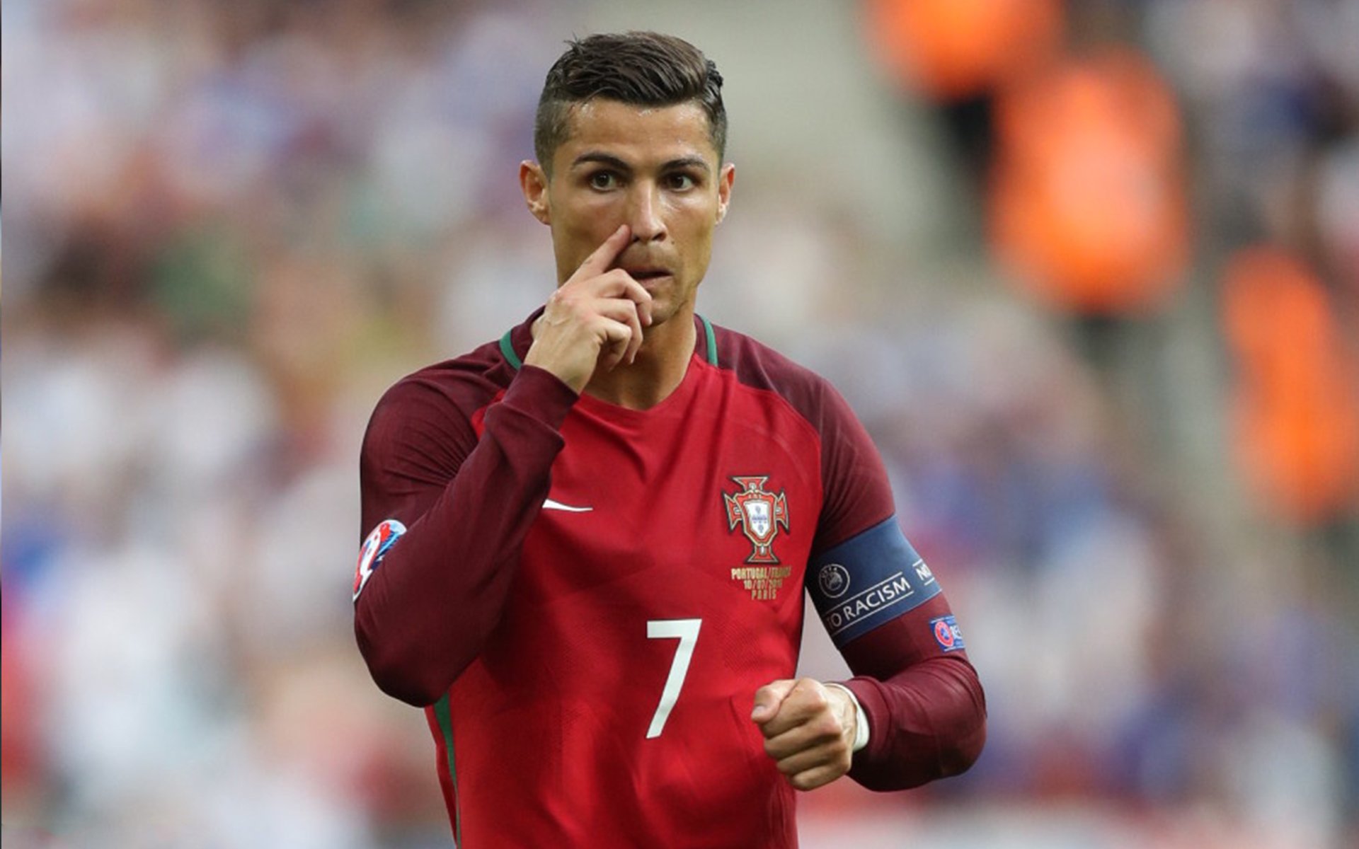 开云官方网页登录-艾比·德尔福：南非队的防守先锋，完美配合前场进攻，比尔和艾德