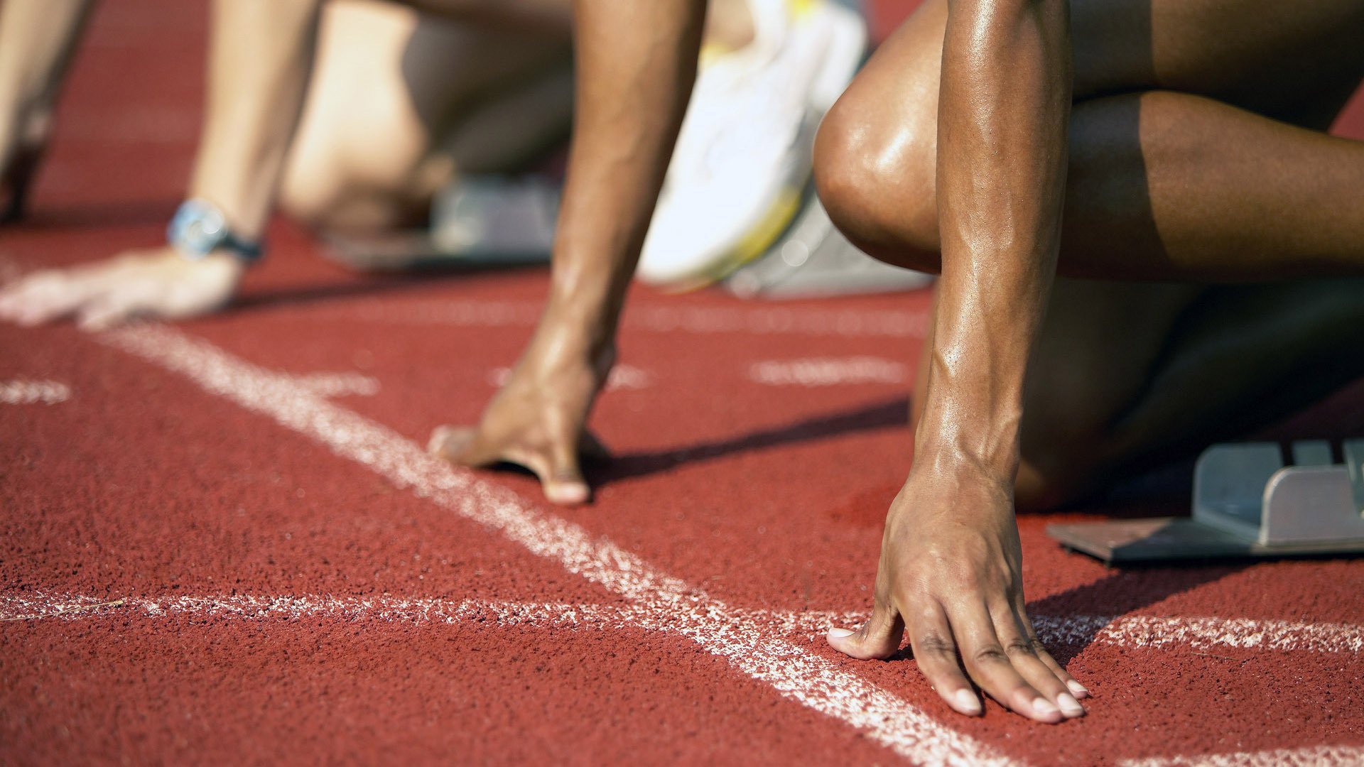 开云官方-马拉松赛事参赛选手爆满，马拉松项目参赛者须在比赛当年年满多少岁